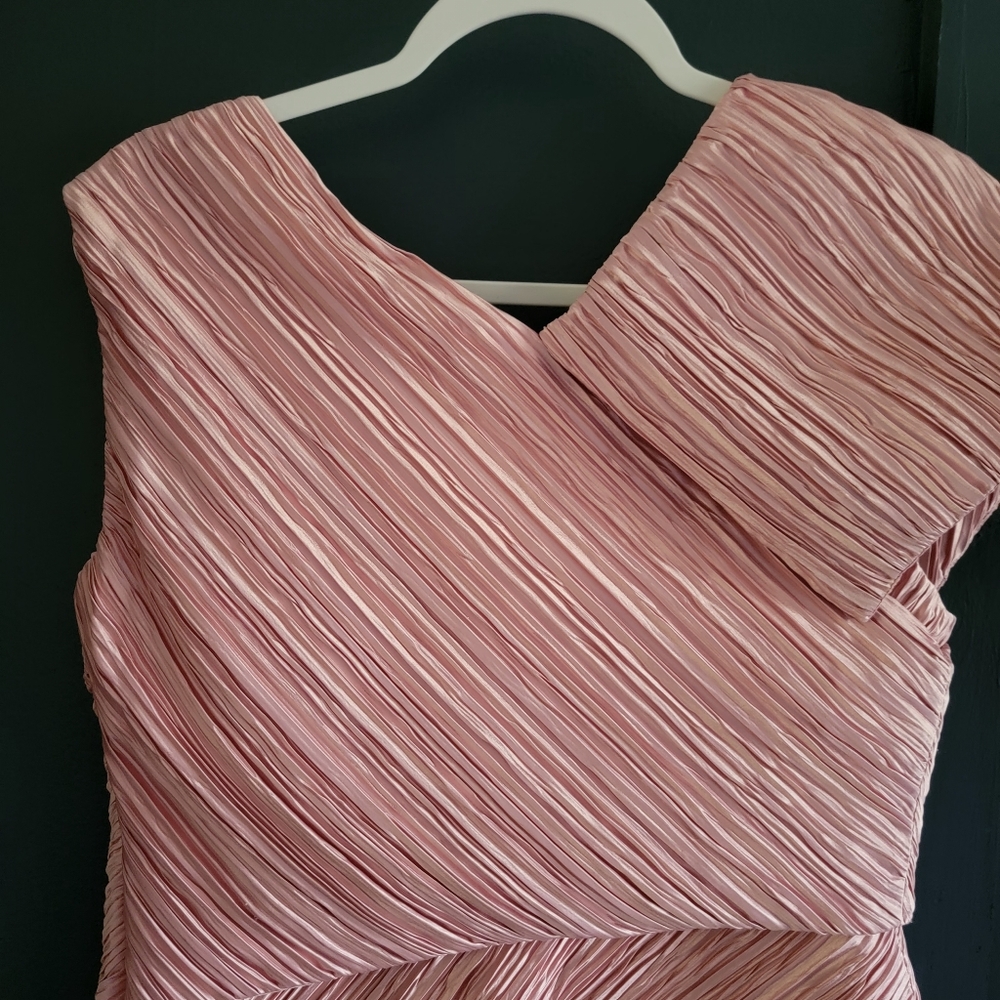 NWT Marina‎ Moscone One-Shoulder Spliced Top in Blush Size 6 Pleated Satin Top - Picture 6 of 11